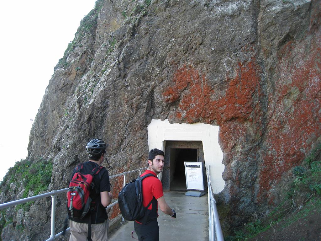 IMG_1934 Ergin and Dincer near the tunnel to Point Bonita lighthouse